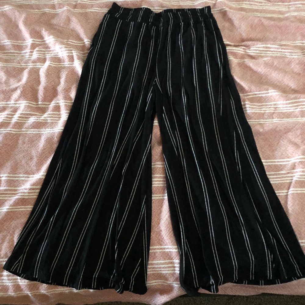 Size S Carly Jean Los Angeles Carmen Pants